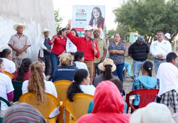 PROMUEVE MEDRANO QUEZADA PROYECTO DEL TRICOLOR EN CINCO COMUNIDADES