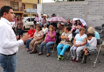 RECORRO LAS CALLES Y COLONIAS DE MI DISTRITO PARA CONOCER LAS VERDADERAS NECESIDADES Y DEMANDAS DE LA POBLACIÓN: LOLO HERNÁNDEZ.