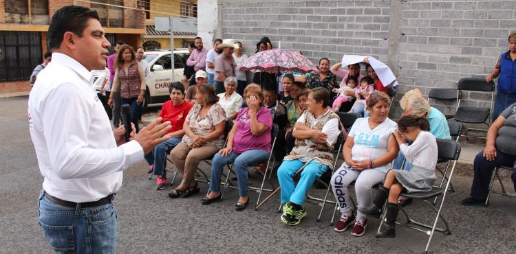 RECORRO LAS CALLES Y COLONIAS DE MI DISTRITO PARA CONOCER LAS VERDADERAS NECESIDADES Y DEMANDAS DE LA POBLACIÓN: LOLO HERNÁNDEZ.