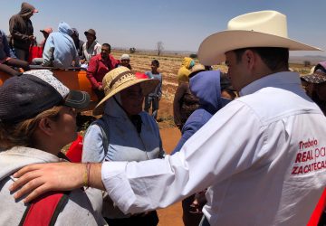 SE COMPROMETE JUAN DEL REAL A ACERCAR INSTITUCIONES GUBERNAMENTALES A JORNALEROS DEL CAMPO.