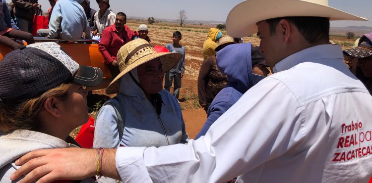 SE COMPROMETE JUAN DEL REAL A ACERCAR INSTITUCIONES GUBERNAMENTALES A JORNALEROS DEL CAMPO.