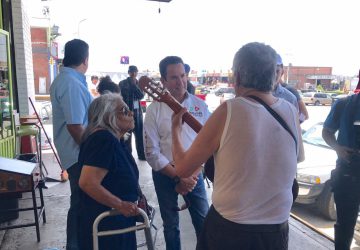 PROMUEVE PROYECTO Y VOTO MEDRANO QUEZADA EN EL CENTRO DE ABASTOS