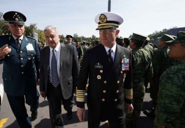 CONVOCO A QUE JUNTOS ENFRENTEMOS INSEGURIDAD Y VIOLENCIA, EXHORTA AMLO A FUERZAS ARMADAS