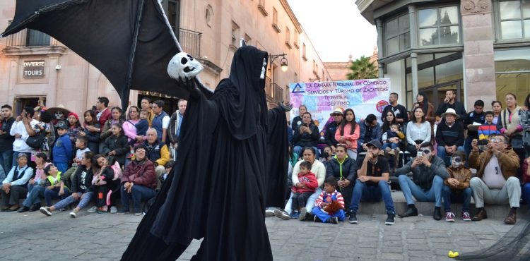 LA CANACOZAC LLEVÓ A CABO LA SÉPTIMA EDICIÓN DE SU TRADICIONAL DESFILE DE DÍA DE MUERTOS