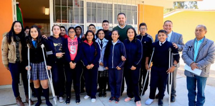TELLO AMPLÍA INFRAESTRUCTURA EDUCATIVA PARA ESTUDIANTES DE COMUNIDADES DE LUIS MOYA TELLO AMPLÍA INFRAESTRUCTURA EDUCATIVA PARA ESTUDIANTES DE COMUNIDADES DE LUIS MOYA