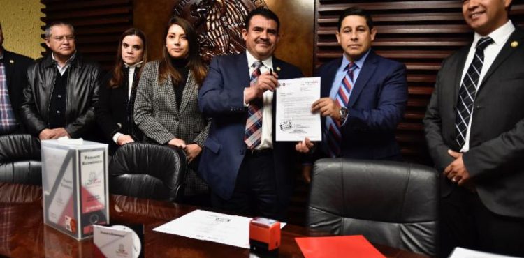 ENTREGA GOBIERNO DE TELLO PAQUETE ECONÓMICO 2019 A LEGISLATURA DEL ESTADO