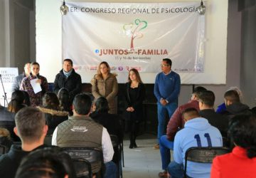 INAUGURA PRESIDENTA DE SEDIF PRIMER CONGRESO REGIONAL DE PSICOLOGÍA JUNTOS POR LA FAMILIA