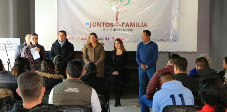 INAUGURA PRESIDENTA DE SEDIF PRIMER CONGRESO REGIONAL DE PSICOLOGÍA JUNTOS POR LA FAMILIA