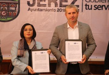 FIRMAN CONVENIO LA CDHEZ Y EL AYUNTAMIENTO DE JEREZ