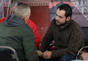 LOS  EMPRENDEDORES SE ACERCAN A ULISES MEJÍA EN LAS AUDIENCIAS PUBLICAS