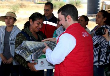 CONTINÚA GOBIERNO ESTATAL CON LA ENTREGA DE APOYOS INVERNALES