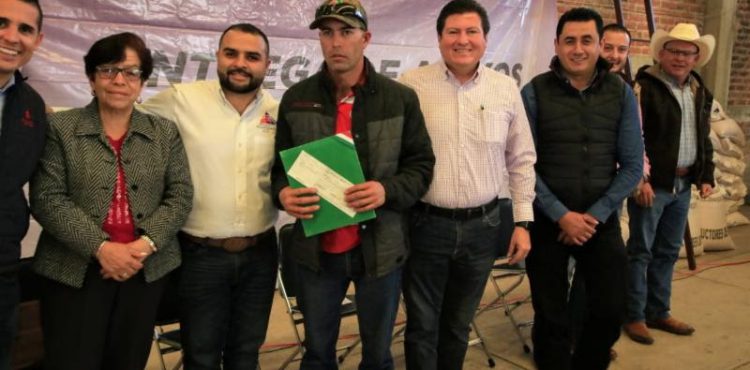 ENTREGA GOBIERNO PAGOS DE SEGURO CATASTRÓFICO Y SEMILLAS A PRODUCTORES DE TLALTENANGO