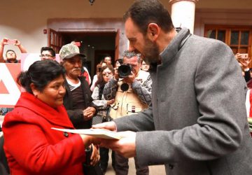REUNIFICAN GOBERNADOR TELLO Y CLUBES MIGRANTES A MÁS DE 100 FAMILIAS ZACATECANAS