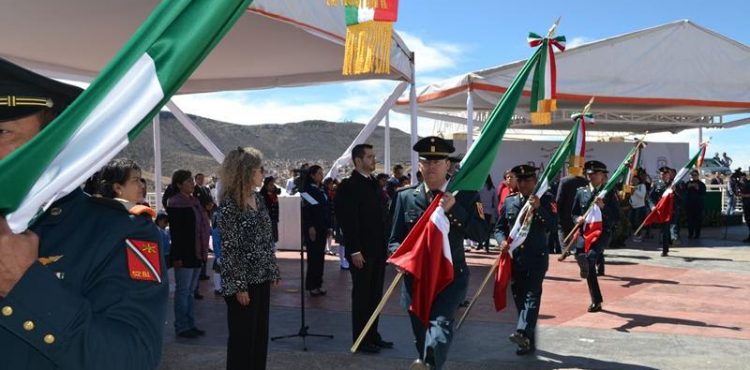 CONMEMORAN EL DÍA DE LA BANDERA CON DESFILE DE ALUMNOS DE PREESCOLAR Y CEREMONIA EN EL ASTA MONUMENTAL