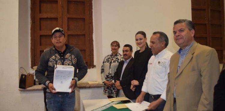 FACILITA GOBIERNO ESTATAL TRABAJO A 40 ZACATECANOS EN SECTOR AGRÍCOLA DE CANADÁ