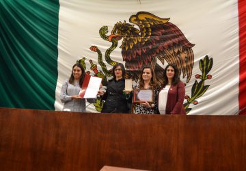 RECIBE MARA MUÑOZ, RECONOCIMIENTO “MARÍA RODRÍGUEZ MURILLO”