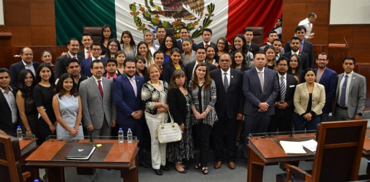 SE DESARROLLA EXITOSAMENTE EL PRIMER PARLAMENTO UNIVERSITARIO