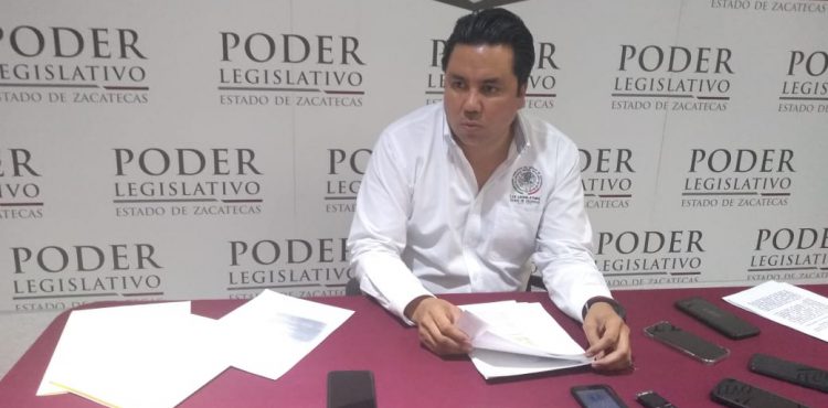 URGE OMAR CARRERA A COMISIÓN DE RÉGIMEN INTERNO DEFINIR MECANISMO DE SELECCIÓN DE COMISIONADO IZAI