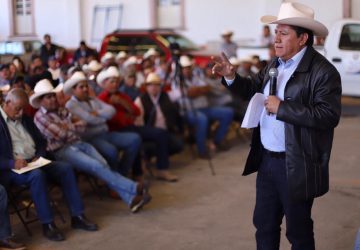 PRESENTA DAVID MONREAL CRÉDITO GANADERO A LA PALABRA EN ZONA NORTE DE ZACATECAS