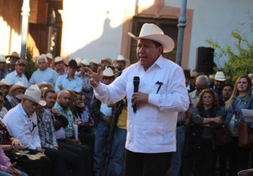 PRESENTA DAVID MONREAL CRÉDITO GANADERO A LA PALABRA EN PINOS Y GUADALUPE, ZACATECAS.