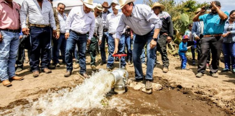 CUMPLE GOBIERNO DE TELLO A PRODUCTORES DEL MUNICIPIO DE PINOS