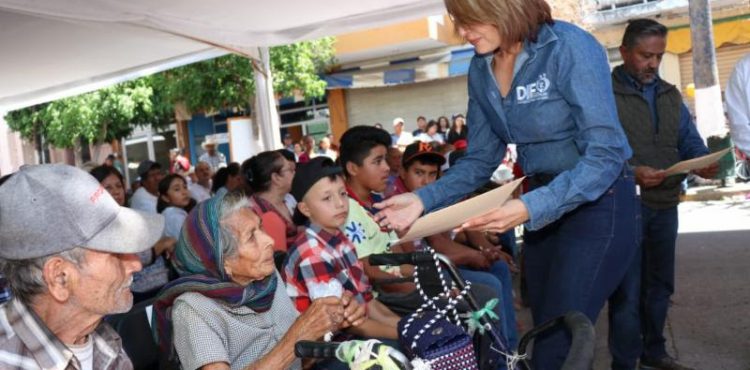 ACERCA GOBIERNO DEL ESTADO SUS PROGRAMAS A HABITANTES DE JUCHIPILA CON FERIA DIFERENTE