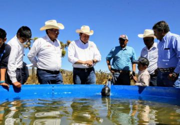 CUMPLE GOBERNADOR AL SEMIDESIERTO ZACATECANO Y LLEVA OBRAS PARA ABASTO DE AGUA