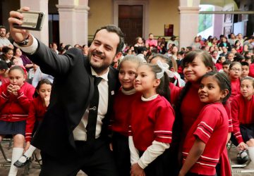 LA EDUCACIÓN ES LLAVE DEL PROGRESO: ULISES MEJÍA HARO