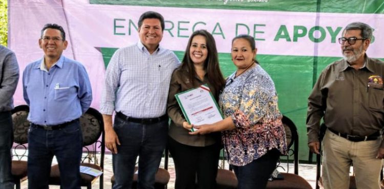 CUMPLE GOBIERNO DE ZACATECAS A PRODUCTORES AGRÍCOLAS DE MOYAHUA