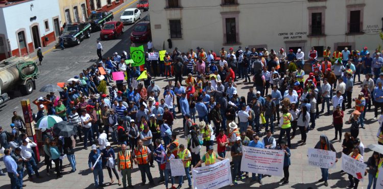 PROTESTAN TRABAJADORES DE LA MINERA PEÑASQUITO, POR EL CIERRE DE SU FUENTE DE EMPLEO