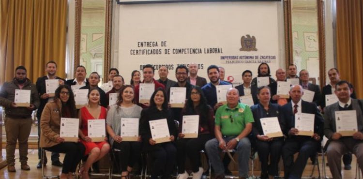 CAPACITAN A PRESTADORES DE SERVICIOS PARA LA PROFESIONALIZACIÓN DE LA INDUSTRIA TURÍSTICA EN ZACATECAS