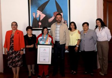 GOBERNADOR CONDECORA CON MEDALLA DE PLATA A ADRIANA ITURRIAGA, CAMPEONA DE JUEGOS OLÍMPICOS ESPECIALES 2019