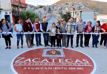 CUMPLE ALCALDE A VECINOS DE LA COLONIA LÁZARO CÁRDENAS CON DIGNIFICAR LA CALLE PETRÓLEOS MEXICANOS.