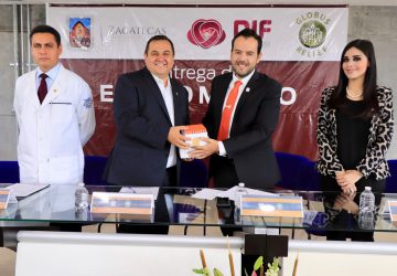 ULISES MEJÍA HARO ENTREGA A LA BUAZ DONATIVOS DE EQUIPAMIENTO E INSUMOS MÉDICOS PROVENIENTES DE UTAH