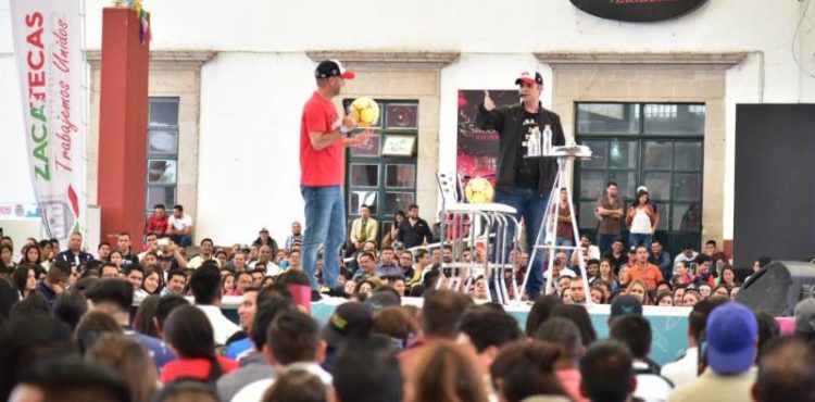 INJUVENTUD PRESENTA CONFERENCIA Y ENTREGA BECAS PARA JÓVENES ZACATECANOS