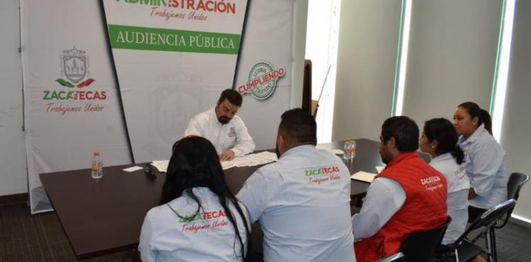 ATIENDE SECRETARIO DE ADMINISTRACIÓN A 30 PERSONAS EN LA CUARTA AUDIENCIA PÚBLICA