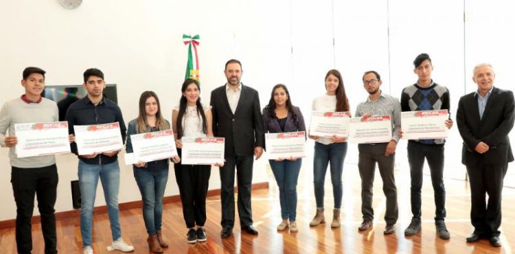 RECIBEN 858 ESTUDIANTES DE NIVEL SUPERIOR ESTÍMULOS POR SU EXCELENCIA ACADÉMICA