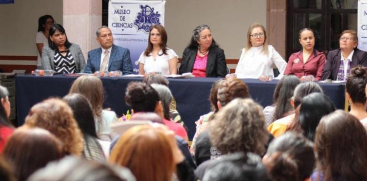 IMPARTE MARCELA LAGARDE CONFERENCIA SOBRE ESTUDIOS DE GÉNERO EN UNIVERSIDADES