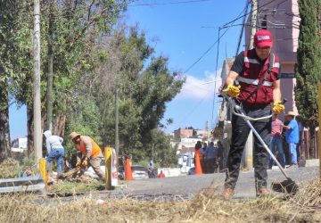 UNE ULISES MEJÍA HARO A SECTORES EDUCATIVOS Y EMPRESARIALES EN JORNADAS VOLUNTARIAS DE LIMPIEZA