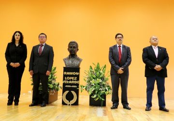 CON OFRENDA FLORAL AUTORIDADES CONMEMORAN EL 98 ANIVERSARIO LUCTUOSO DE RAMÓN LÓPEZ VELARDE