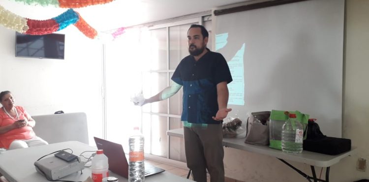 UAZ APOYA A LOS ADULTOS MAYORES EN TEMA DE MEJORAMIENTO DE LA SALUD UAZ APOYA A LOS ADULTOS MAYORES EN TEMA DE MEJORAMIENTO DE LA SALUD