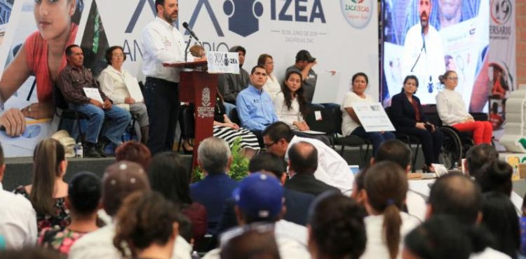 CELEBRAN ANIVERSARIO DEL IZEA CON LA ENTREGA DE 900 CERTIFICADOS