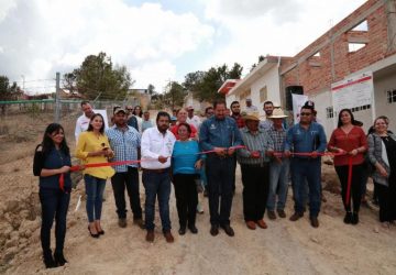 ENTREGAN OBRAS DE INFRAESTRUCTURA SOCIAL Y ESTÍMULOS PARA LA EDUCACIÓN EN MONTE ESCOBEDO