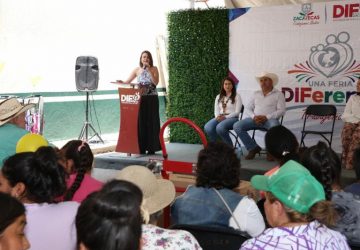 HACER CONCIENCIA SOBRE EFECTOS DE CONSUMIR TABACO, PROPONE DIRECTORA YADIRA GALVÁN EN FERIA DIFERENTE