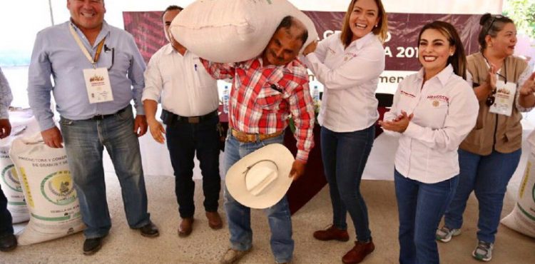 APOYA GOBIERNO DE MÉXICO A PRODUCTORES ZACATECANOS AFECTADOS POR LA SEQUÍA CON SEMILLA