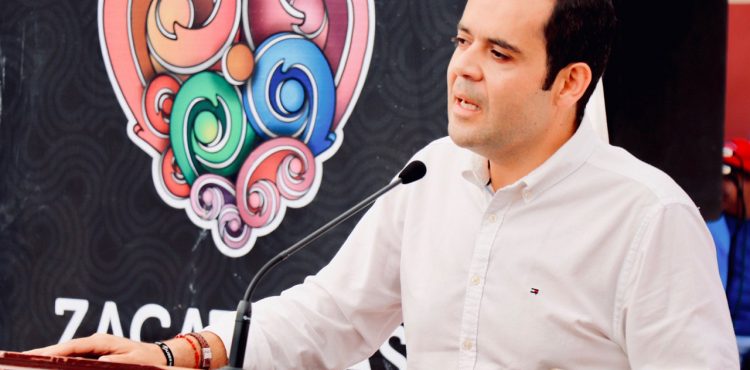 INAUGURA ULISES MEJÍA HARO LA PRIMERA FERIA DE CENTROS SOCIALES EN LA CAPITAL