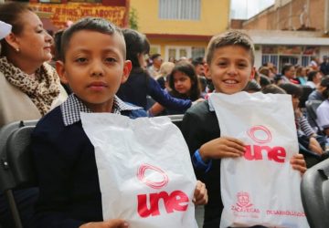 EN APOYO A LA ECONOMÍA FAMILIAR, TELLO ENTREGA 186 MIL 271 PAQUETES ESCOLARES A NIÑAS Y NIÑOS DE ESCUELAS PÚBLICAS