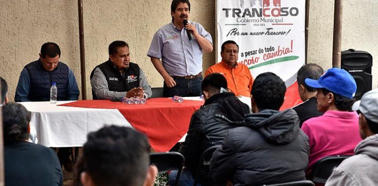 ATIENDE FINANZAS A 300 CONTRIBUYENTES DE TRANCOSO