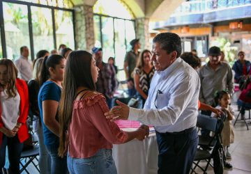 RECONOCE DAVID MONREAL EL TRABAJO DE LOS SERVIDORES DE LA NACIÓN.