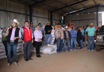 CON EL RESPALDO DE LA SECAMPO, APOYA ULISES MEJÍA HARO A PRODUCTORES DE ZACATECAS CON ENTREGA DE SEMILLA